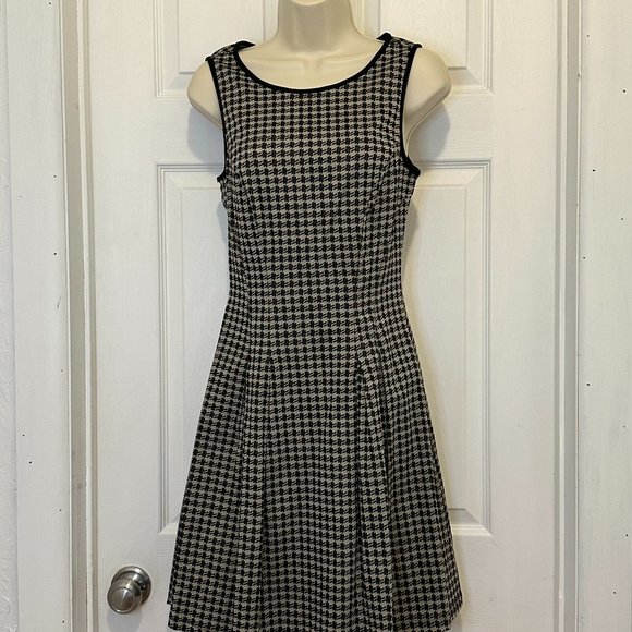 MSSP Sleeveless A-Line Dress - NWT - Size M - Picture 1 of 7